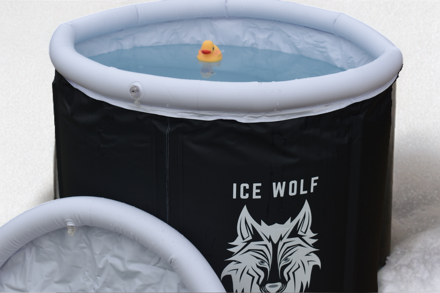 Cold Water Therapy Ice Wolf Bath